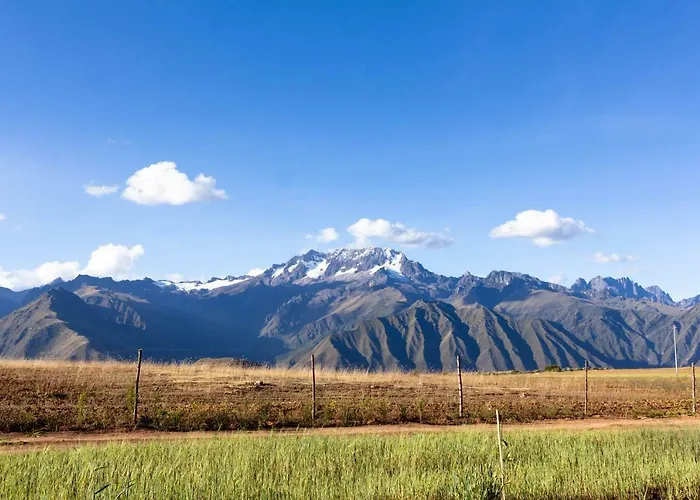 Holiday home Casa 100% Ecologica Con Vista A Glaciares Andinos Maras